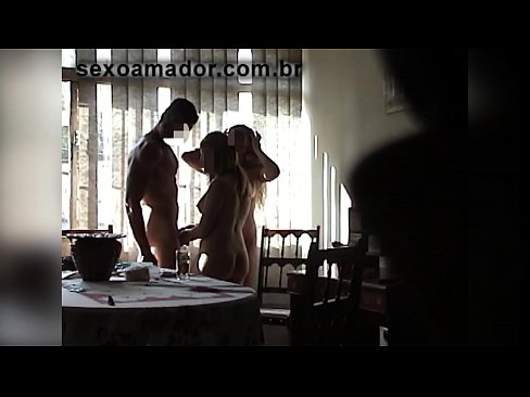 ❤️ Seksualni prijatelji pozivaju divovskog muškarca i trojku s njim ❤❌ Analni video kod nas